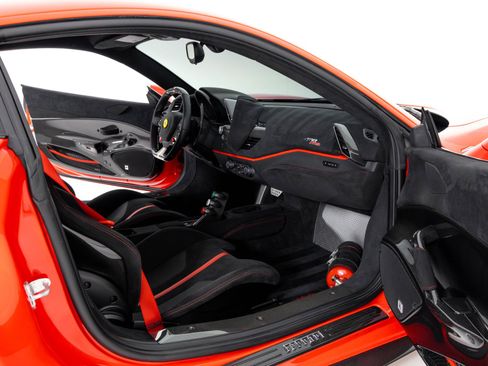 Used 2019 Ferrari 488 Pista Coupe image 34