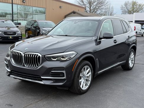 Used 2022 BMW X5 xDrive40i w/ Parking Assistance Package AWD/4WD image 4