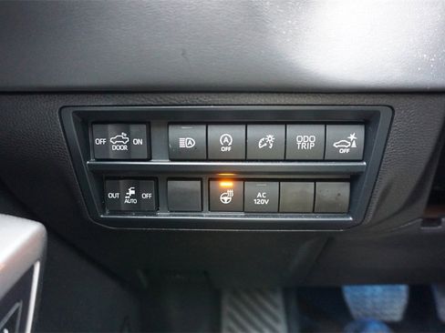 Used 2024 Toyota Tundra Platinum image 5