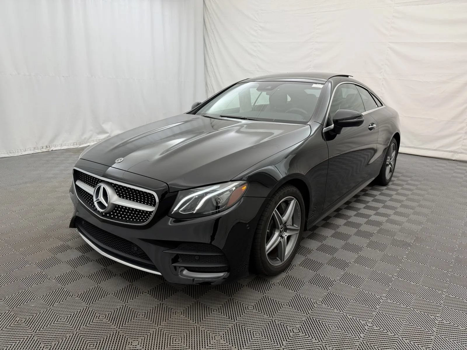 Used 2018 Mercedes-Benz E 400 4MATIC Coupe image 2
