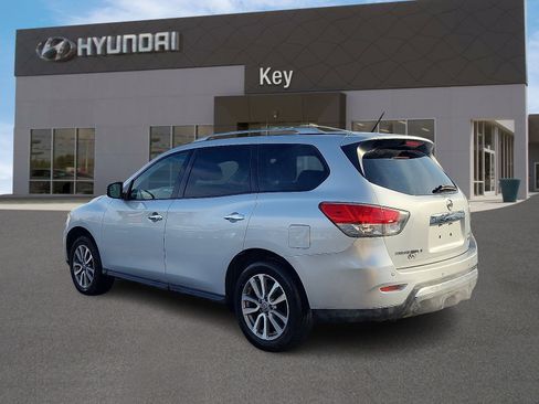 Used 2013 Nissan Pathfinder SV w/ Trailer Tow Pkg image 5