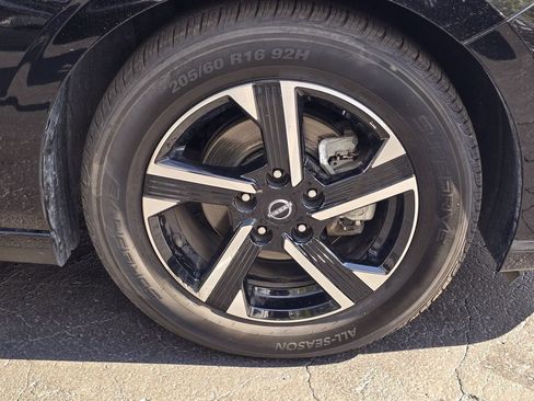 Used 2024 Nissan Sentra SV FWD image 29