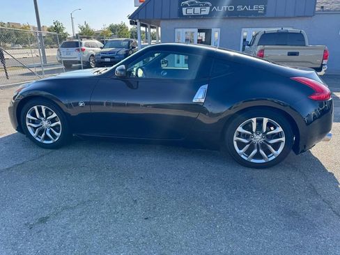 Used 2013 Nissan 370Z Coupe RWD image 4