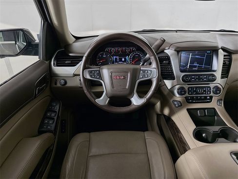 Used 2020 GMC Yukon SLT w/ HD Trailering Package image 28