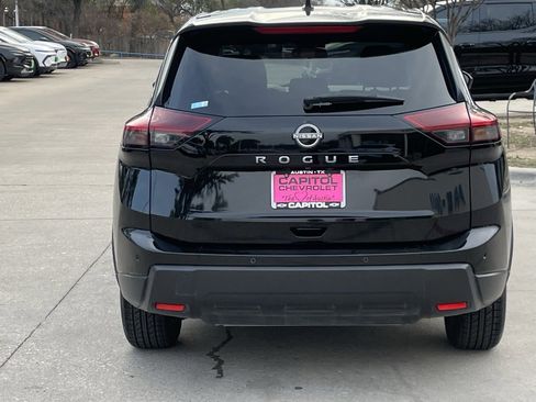 Used 2024 Nissan Rogue S image 5