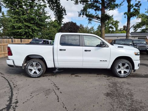New 2026 RAM 1500 Express AWD/4WD image 8