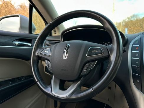 Used 2019 Lincoln MKC Reserve image 18