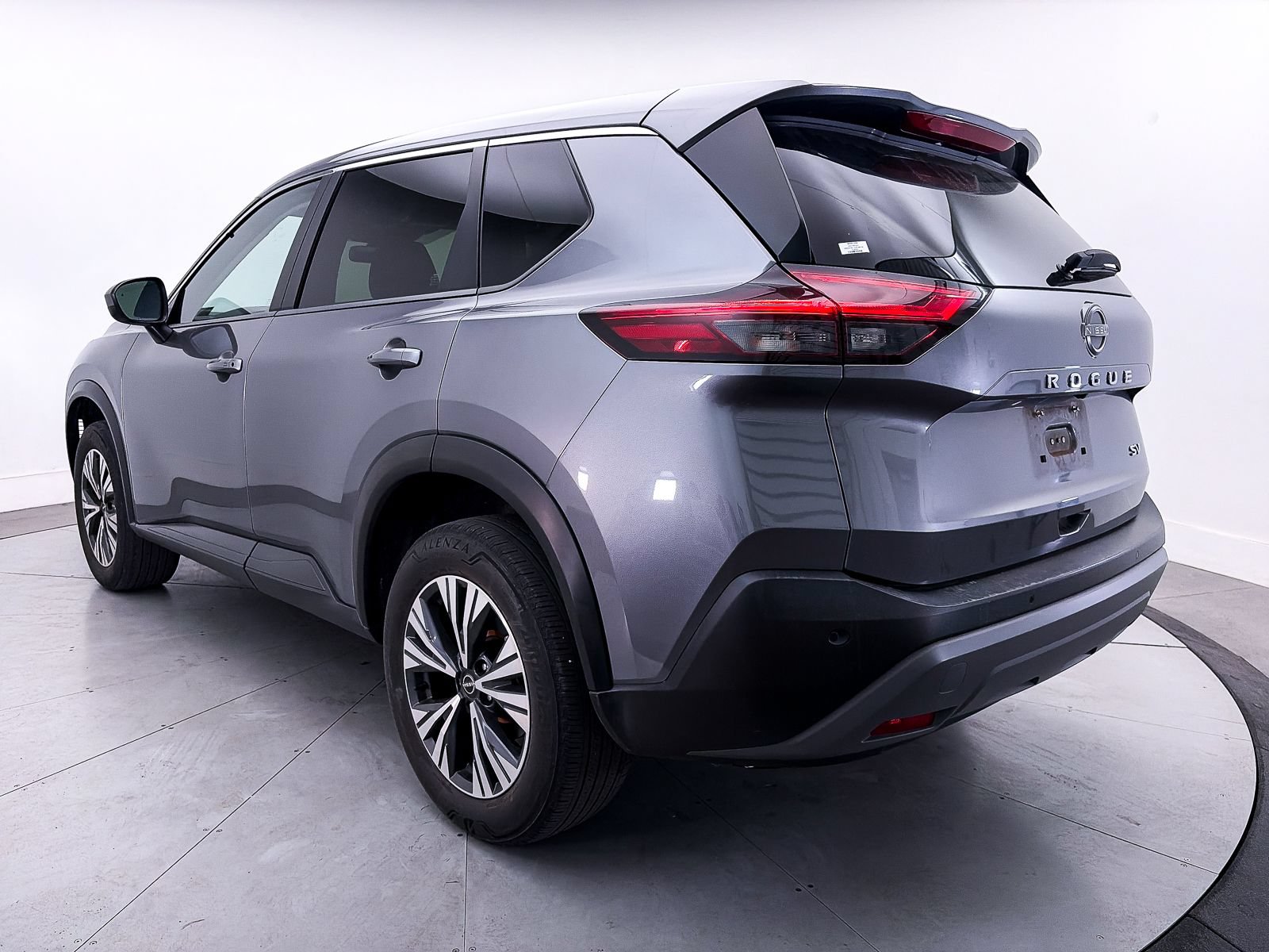 Used 2023 Nissan Rogue SV FWD image 11