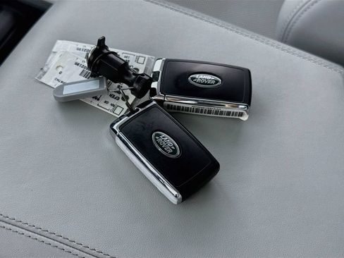 Used 2026 Land Rover Defender 110 X-Dynamic SE AWD/4WD image 17