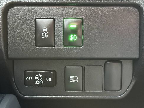 Used 2023 Toyota Tacoma SR AWD/4WD image 42