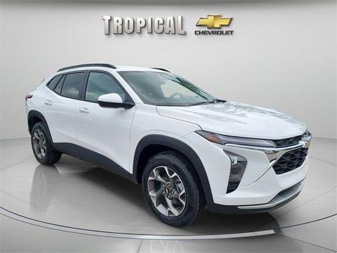 New 2026 Chevrolet Trax LT w/ Driver Confidence Package image 7