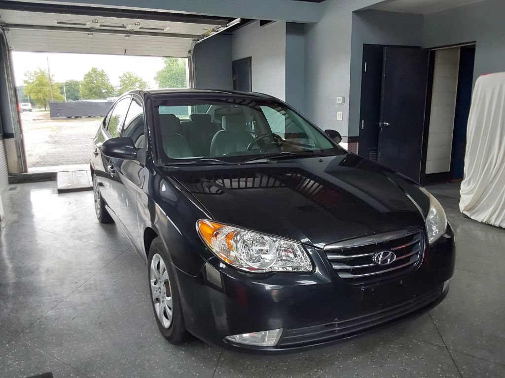 Used 2010 Hyundai Elantra GLS FWD image 9