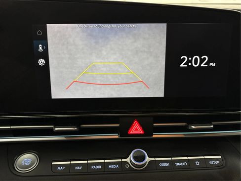 Used 2024 Hyundai Elantra SEL FWD image 35