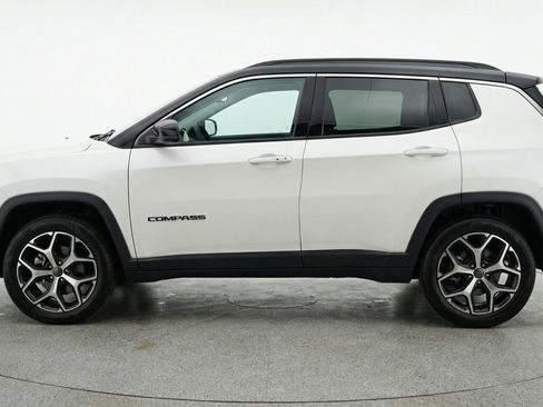 Used 2025 Jeep Compass Limited AWD/4WD image 5