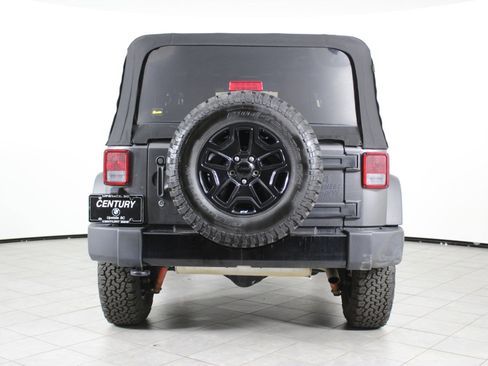Used 2018 Jeep Wrangler Sport image 10