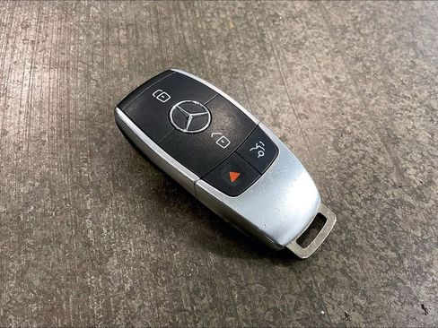 Used 2019 Mercedes-Benz C 300 Sedan image 11