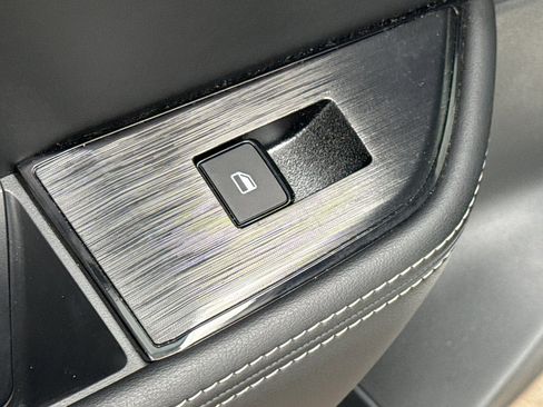 Certified 2023 Nissan Rogue SV w/ SV Premium Package image 31