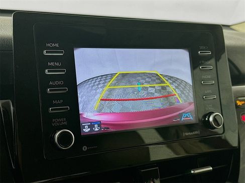 Used 2021 Toyota Camry LE image 20