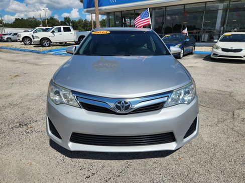 Used 2013 Toyota Camry LE image 3