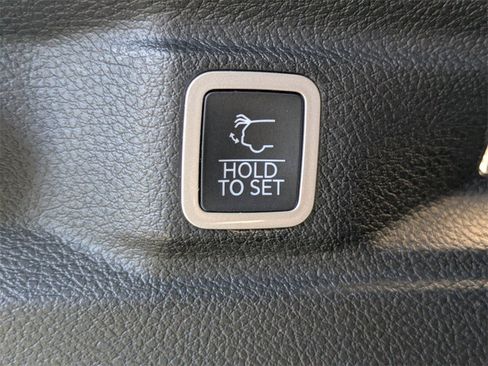 Used 2022 Jeep Grand Cherokee L Limited w/ Trailer Tow Group (B) image 13