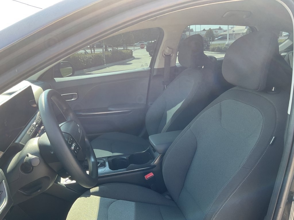 Used 2025 Kia K4 FWD image 13