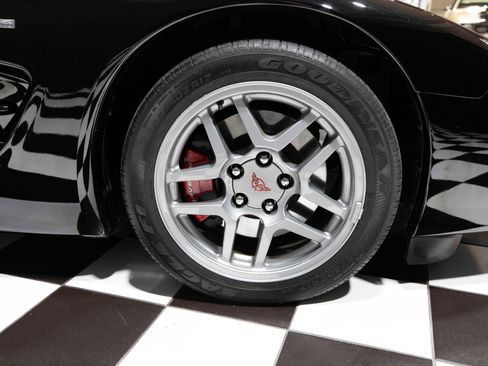 Used 2002 Chevrolet Corvette Z06 w/ Memory Pkg image 29