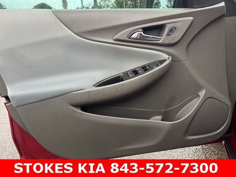 Used 2017 Chevrolet Malibu LT image 19