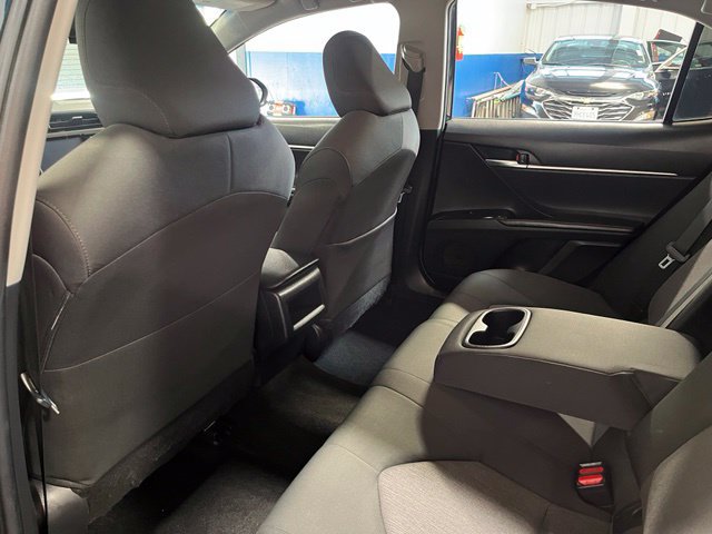 Used 2018 Toyota Camry LE FWD image 17