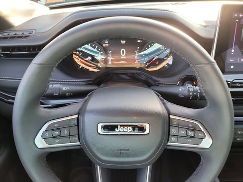 Used 2023 Jeep Compass Latitude w/ Convenience Group AWD/4WD image 31