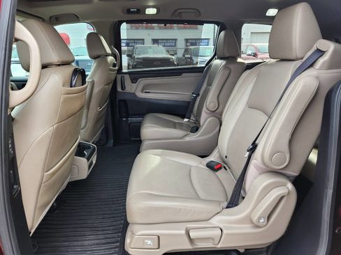 Used 2018 Honda Odyssey Touring image 12