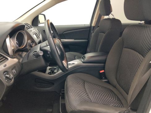 Used 2019 Dodge Journey SE w/ Connectivity Group FWD image 17