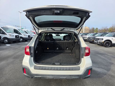 Used 2019 Subaru Outback 2.5i Premium w/ Popular Package #2 image 9