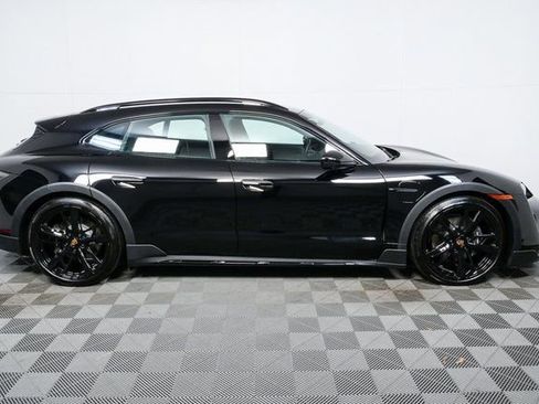 Used 2024 Porsche Taycan 4 Cross Turismo image 25