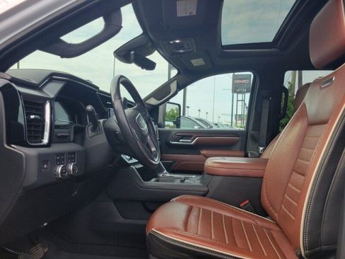 Used 2024 GMC Sierra 2500 Denali Ultimate AWD/4WD image 7