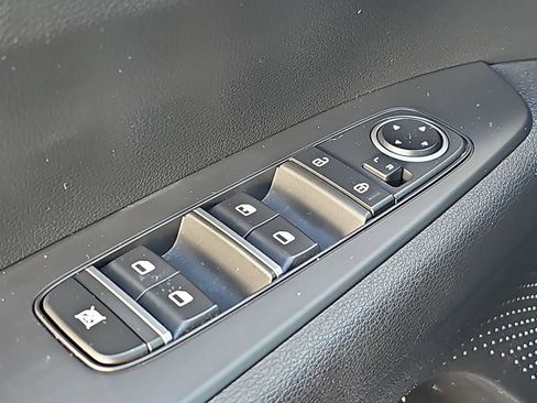 Used 2023 Kia Forte LX image 28