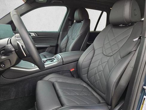 Used 2024 BMW X5 xDrive40i w/ Parking Assistance Package image 17