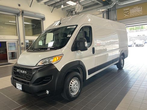 Used 2025 RAM ProMaster 3500 w/ Safety Group FWD image 3
