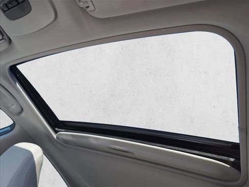 Used 2021 Toyota Camry XLE image 17