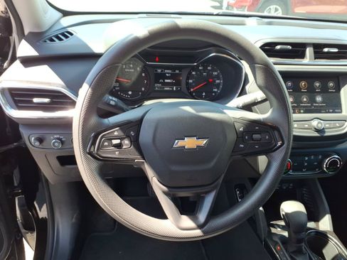 Used 2023 Chevrolet TrailBlazer LT FWD image 7