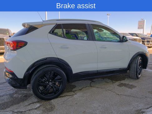 Used 2024 Buick Encore GX Sport Touring image 9