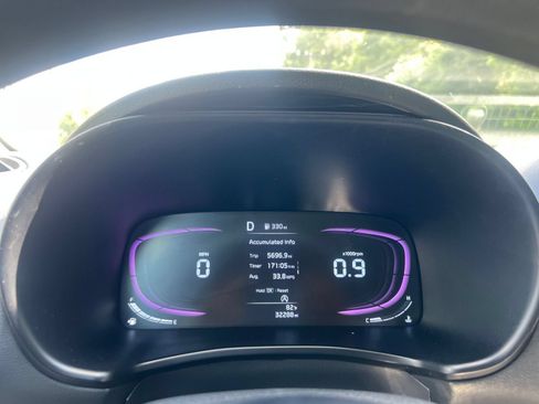 Used 2025 Kia Soul LX w/ LX Technology Package FWD image 35