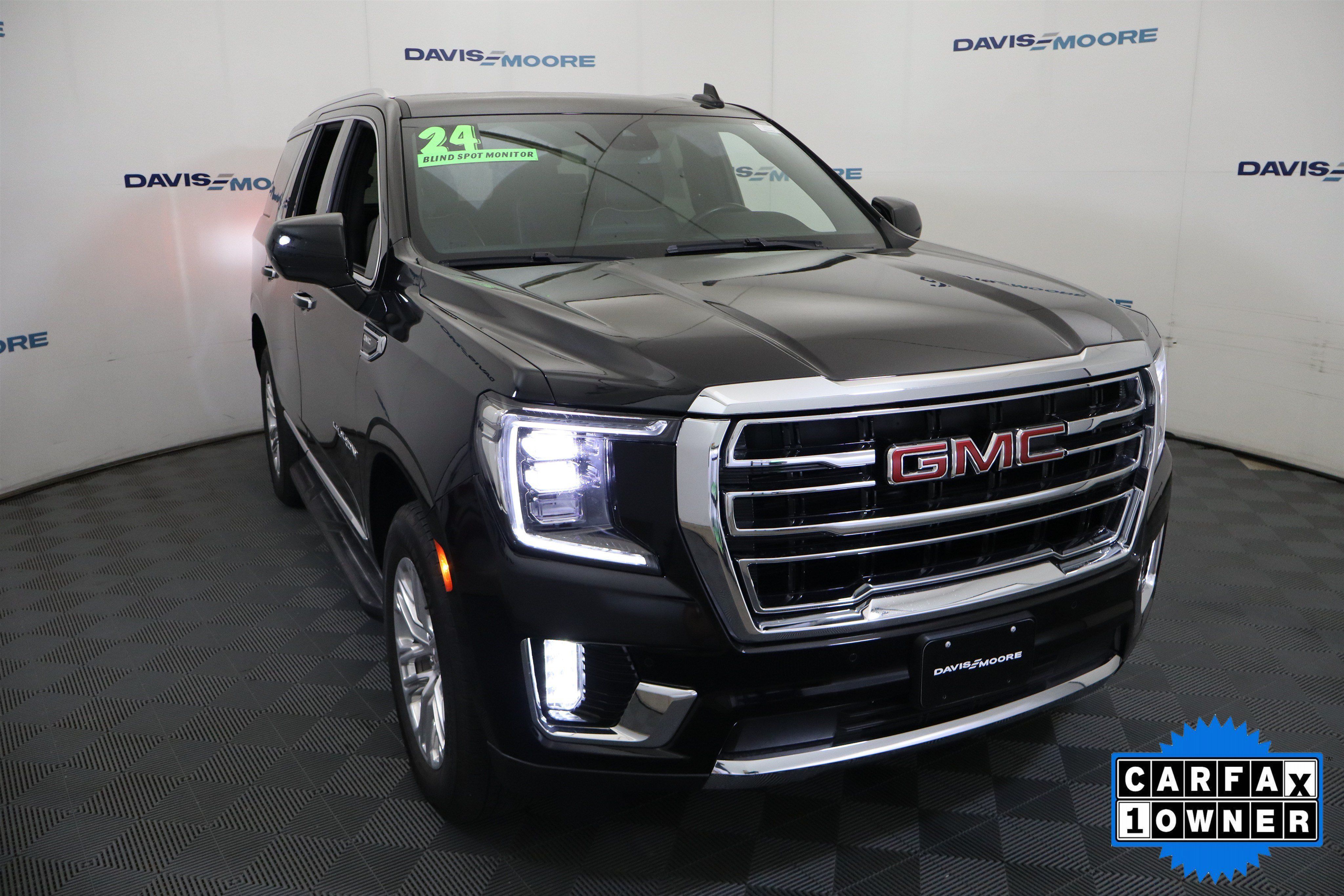 Used 2024 GMC Yukon SLT w/ Max Trailering Package AWD/4WD image 3