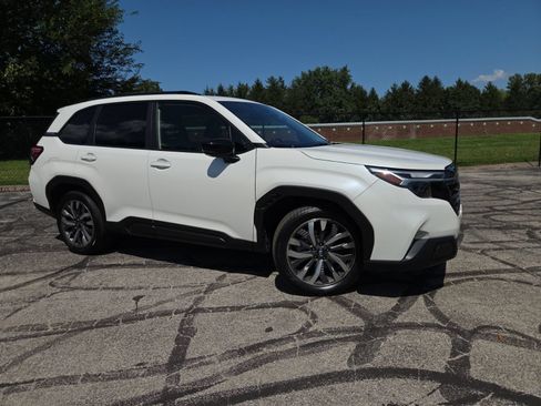 Certified 2025 Subaru Forester Touring AWD/4WD image 2