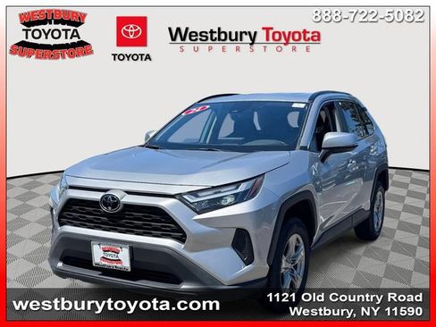 Used 2024 Toyota RAV4 XLE AWD/4WD image 5