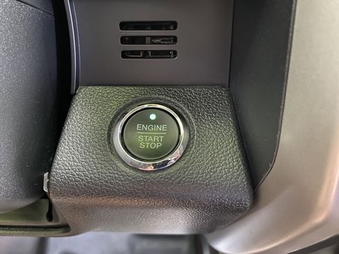 Used 2016 Ford F150 Lariat w/ Equipment Group 502A Luxury AWD/4WD image 28