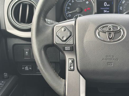 Used 2022 Toyota Tacoma TRD Off-Road w/ Technology Package RWD image 18