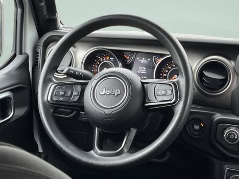 Used 2020 Jeep Wrangler Sport image 25