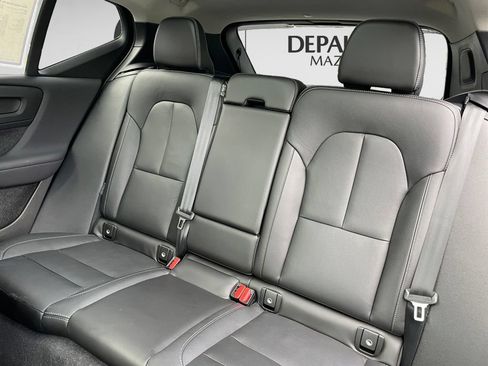 Used 2024 Volvo XC40 B5 Plus w/ Protection Package Premier AWD/4WD image 12