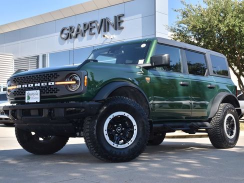 Certified 2023 Ford Bronco Badlands w/ Sasquatch Package AWD/4WD image 2
