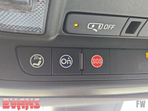 Used 2023 Buick Enclave Essence AWD/4WD image 12